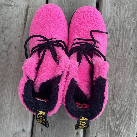 Brand New No Tags  💗 1460 PASCAL WOMEN'S FAUX SHEARLING BOOTS Doc Martens - Picture 13 of 13